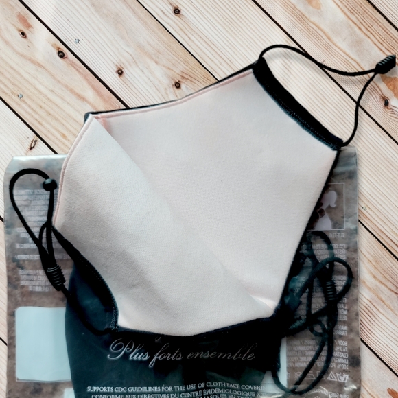 Victoria's Secret Reusable Face Mask Black & pink soft Face Mask NWT - Picture 7 of 8